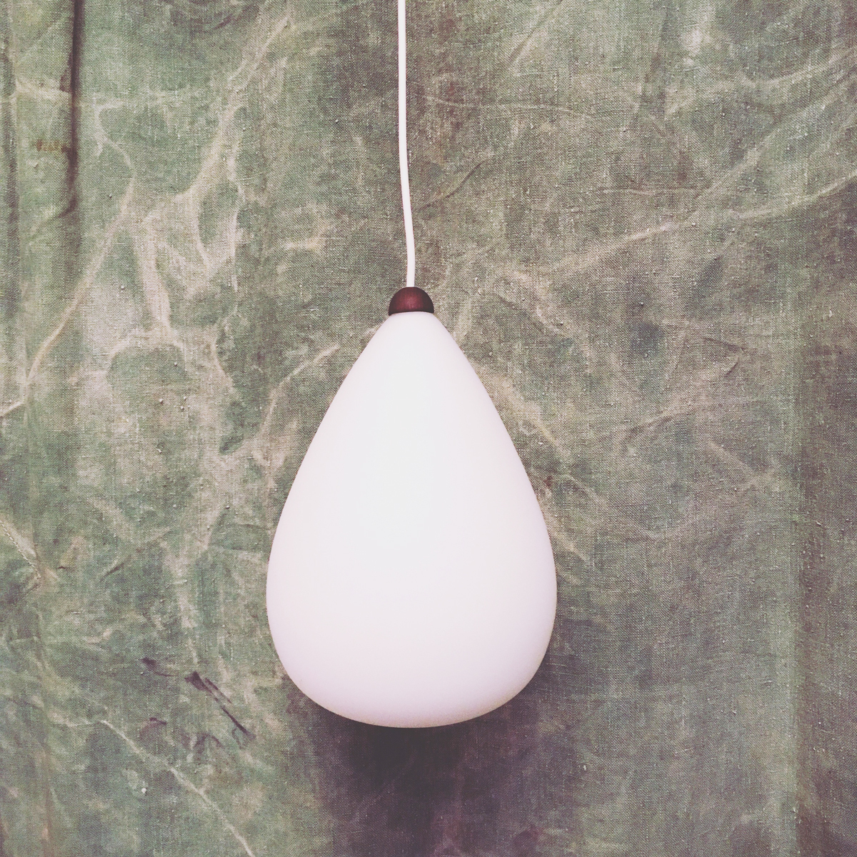 FABRIKEN_taklampa_opalglas_LUXUS