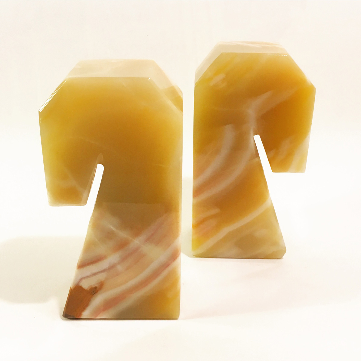 FABRIKEN_bokstod_onyx